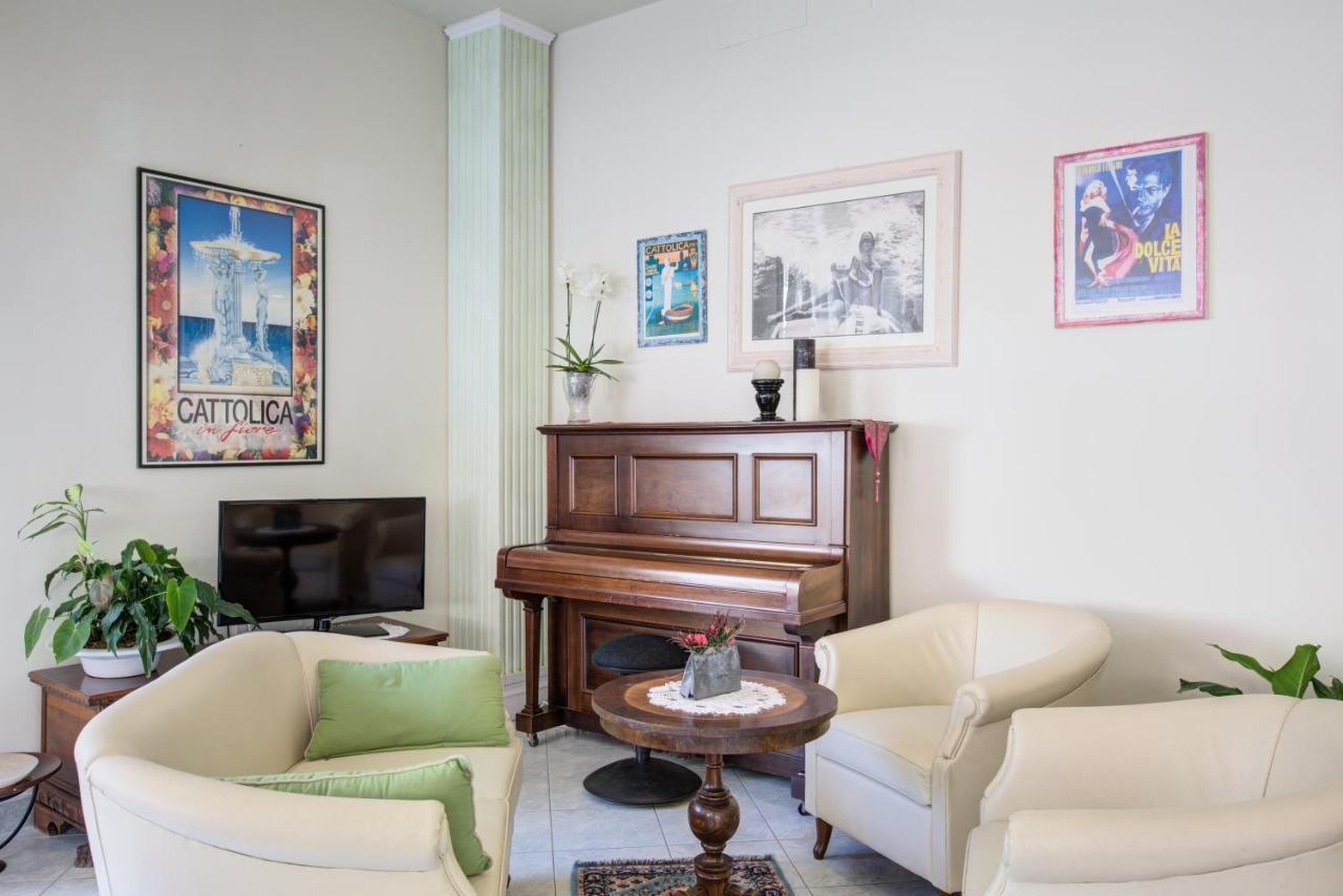 B&B Tres Jolie Cattolica Exterior foto